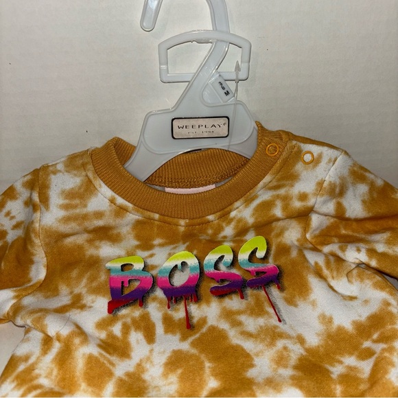 WeePlay 2 piece Sweater and pants set BOSS - Picture 5 of 7